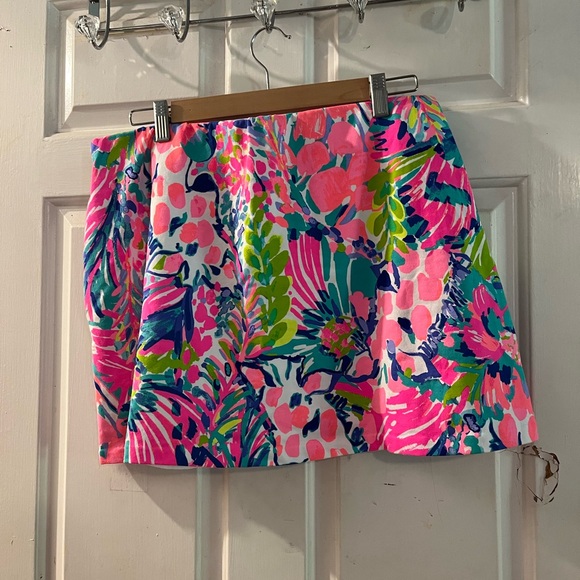 Lilly Pulitzer skort - Picture 2 of 3